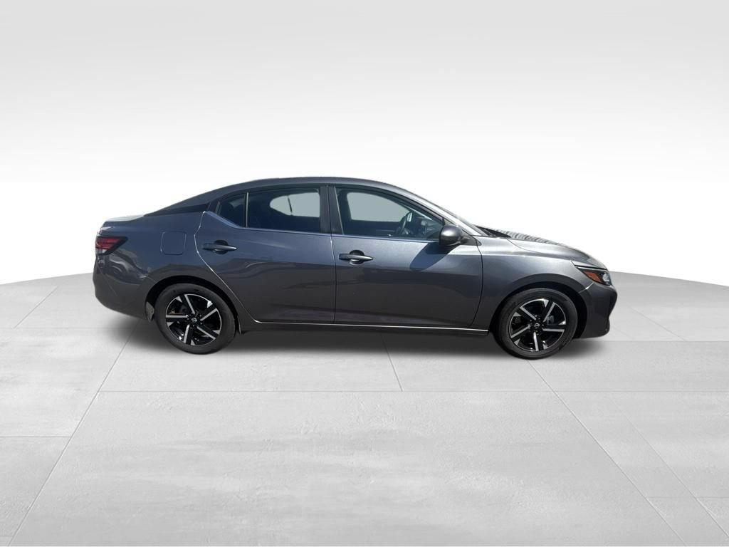 Used 2025 Nissan Sentra SV FWD image 8
