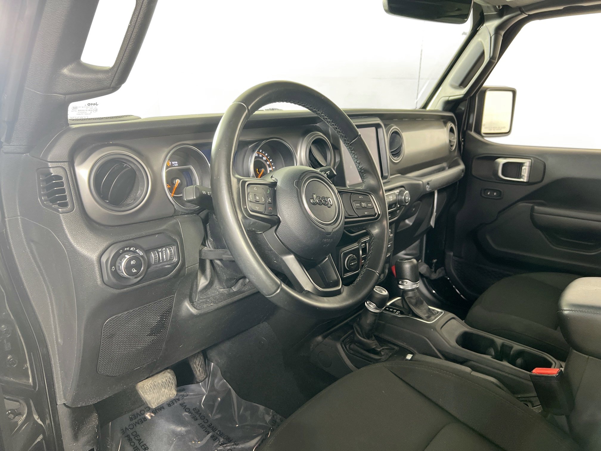 Used 2022 Jeep Gladiator Willys image 9