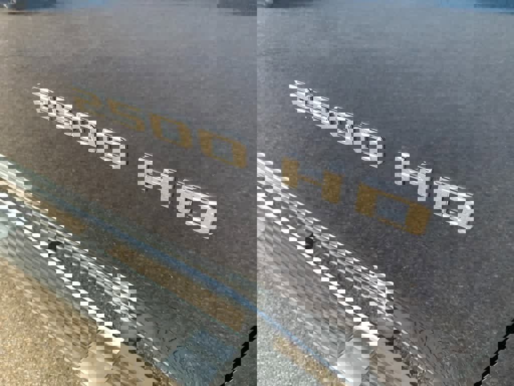 Used 2020 Chevrolet Silverado 2500 High Country w/ Z71 Off-Road Package image 11