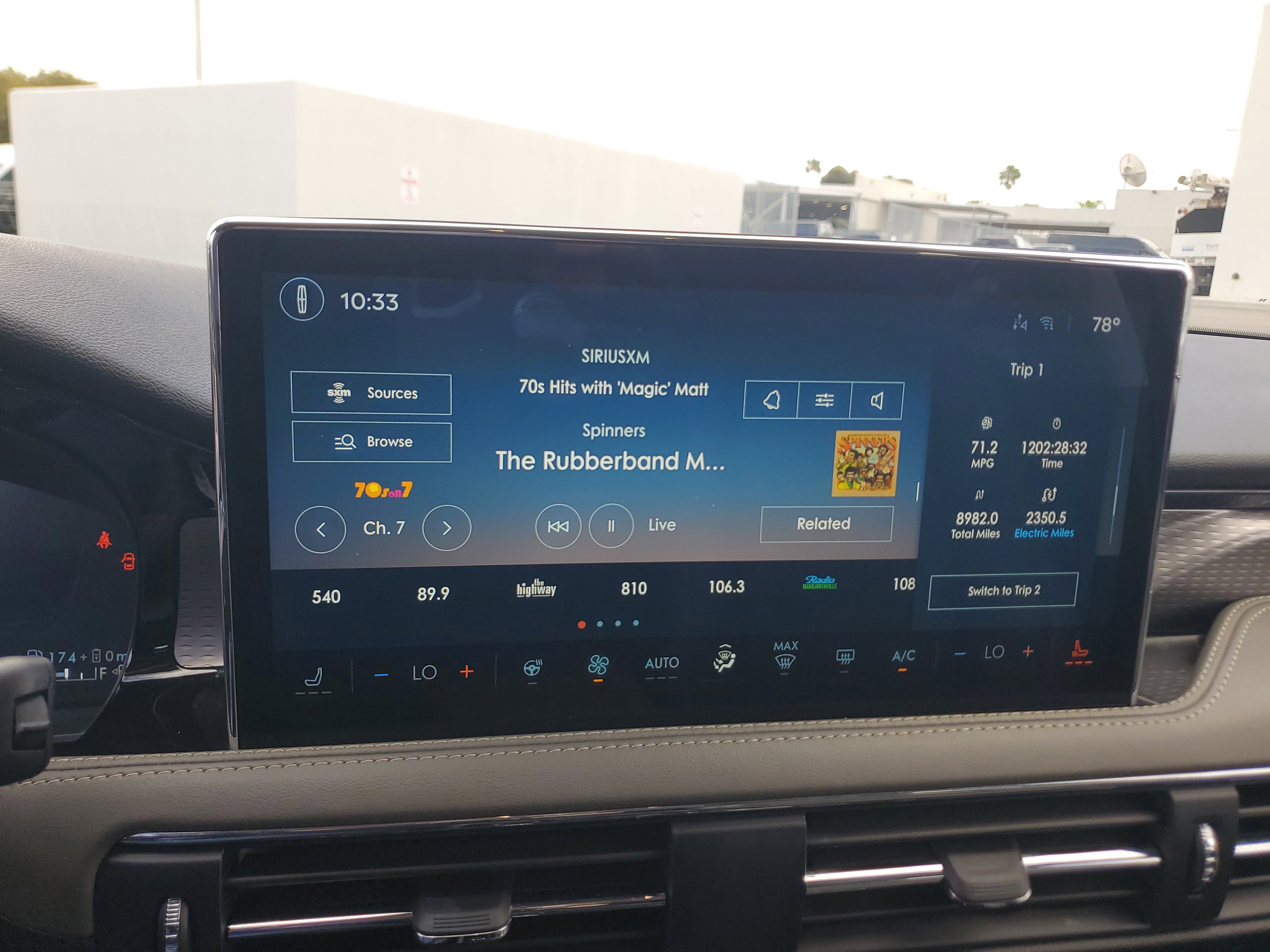 Used 2023 Lincoln Corsair Grand Touring w/ Equipment Group 301A image 23