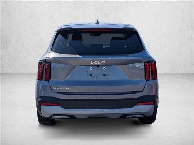 Used 2025 Kia Sorento LX FWD image 6