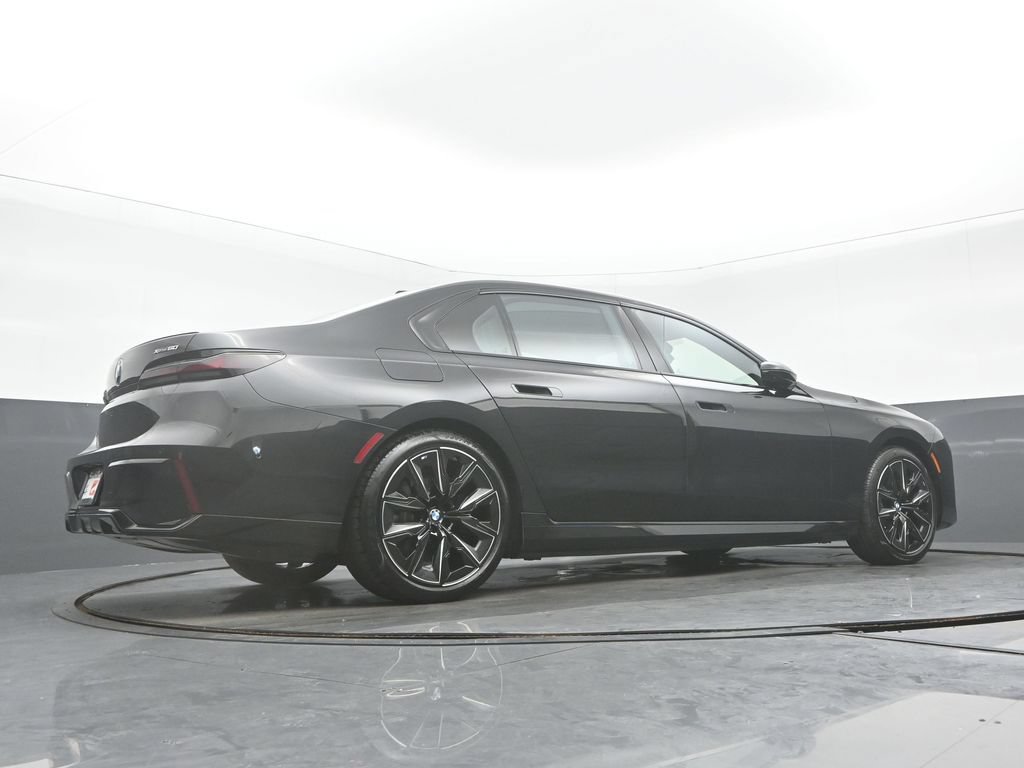 Used 2023 BMW i7 xDrive60 AWD/4WD image 34