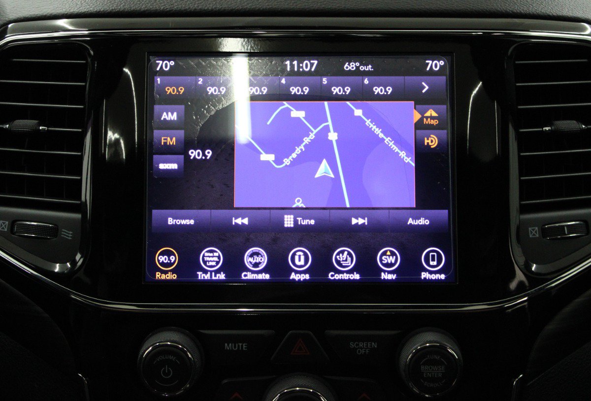 Used 2019 Jeep Grand Cherokee Altitude AWD/4WD image 24