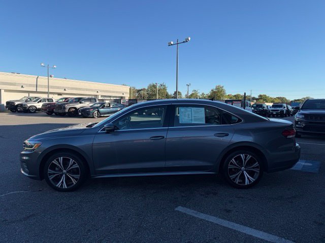 Used 2022 Volkswagen Passat 2.0T SE FWD image 19