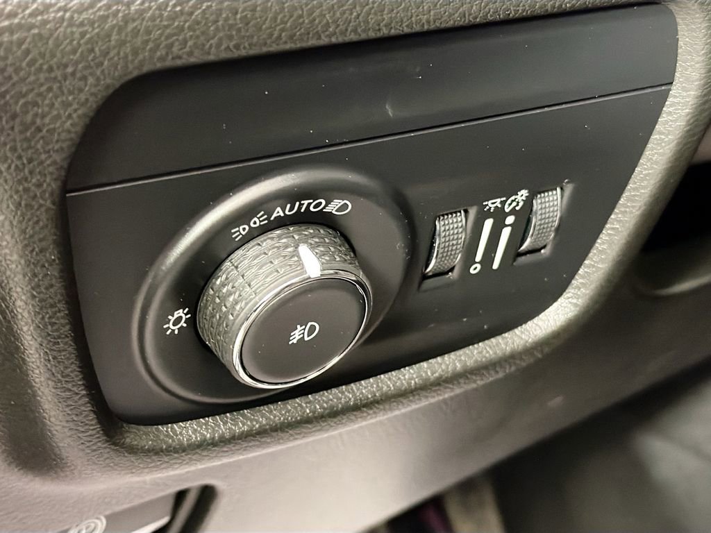 Used 2023 Jeep Grand Cherokee L Summit w/ Rear Seat Video Group I AWD/4WD image 10