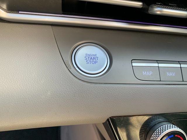 Certified 2024 Hyundai Elantra SEL FWD image 24