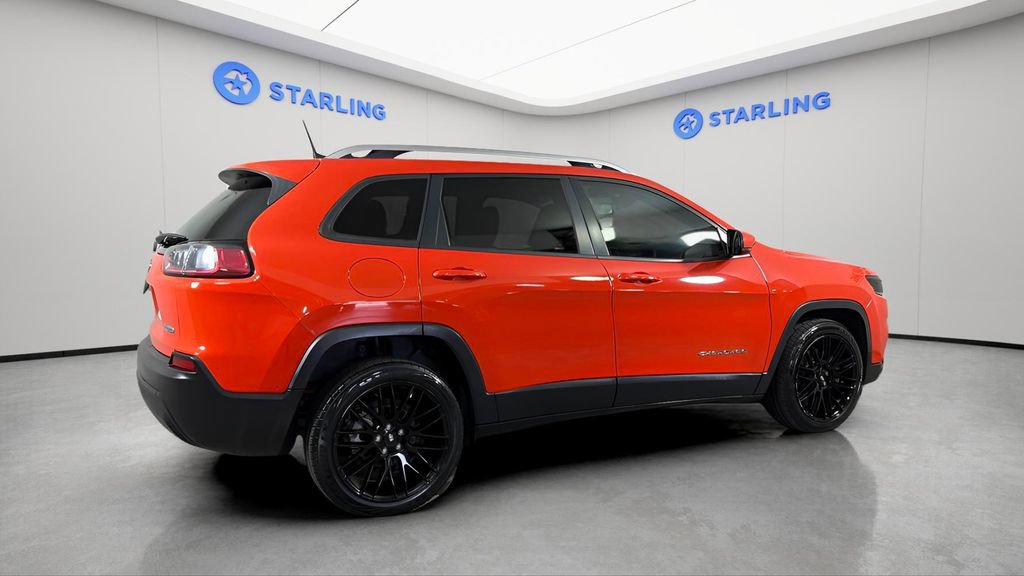 Used 2021 Jeep Cherokee Latitude FWD image 11