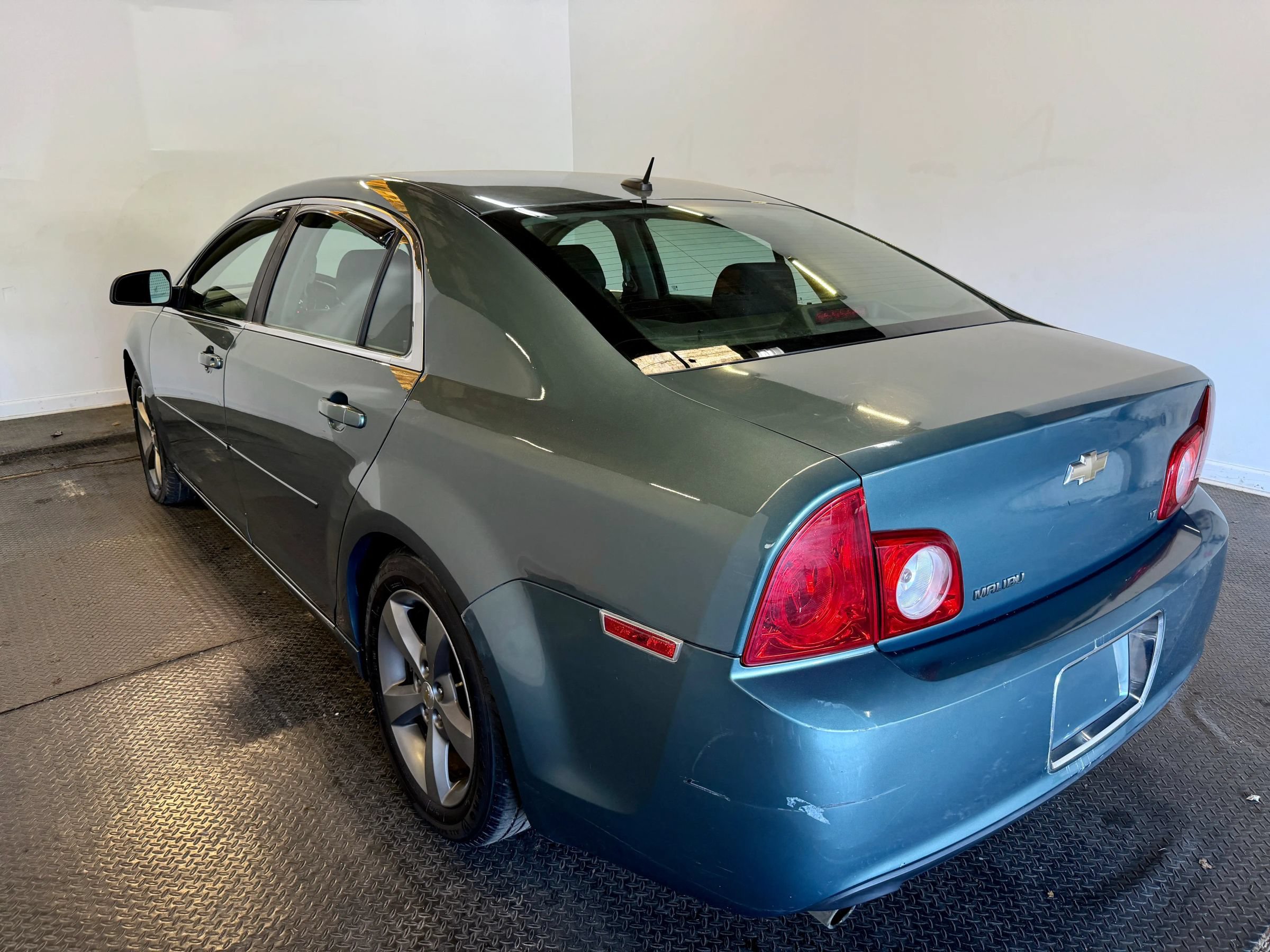 Used 2009 Chevrolet Malibu LT w/ Rear Power Package FWD image 5