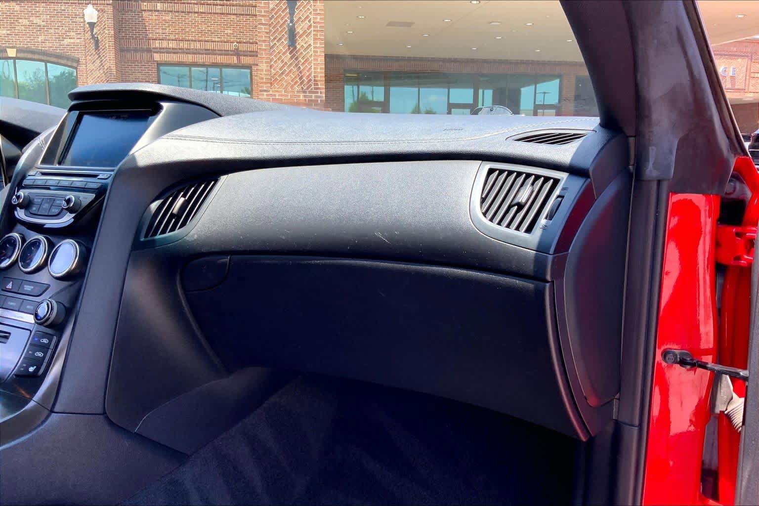 Used 2013 Hyundai Genesis 3.8 RWD image 17