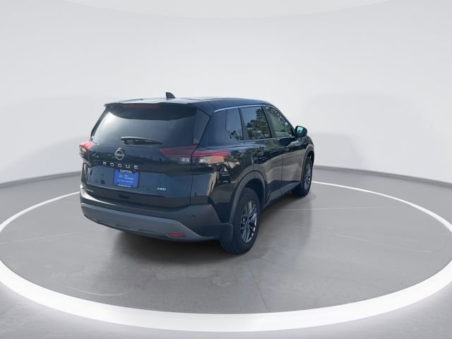 Used 2023 Nissan Rogue S image 6
