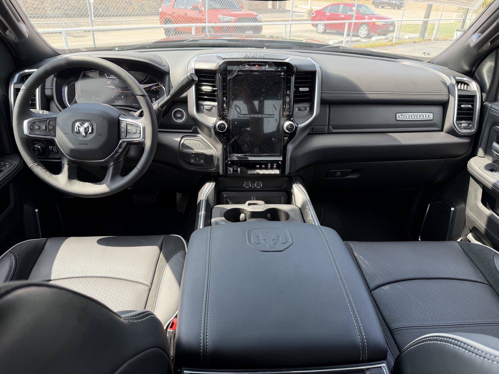 Used 2025 RAM 2500 Laramie AWD/4WD image 19