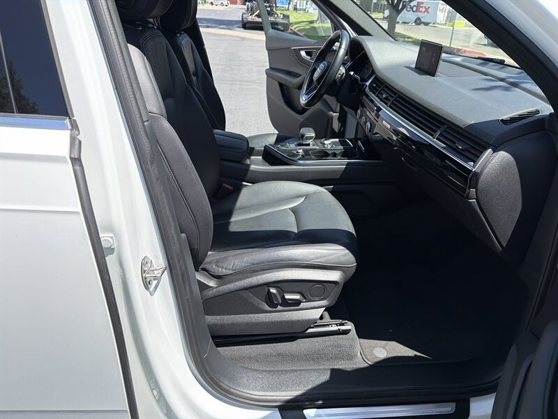 Used 2017 Audi Q7 2.0T Premium AWD/4WD image 35