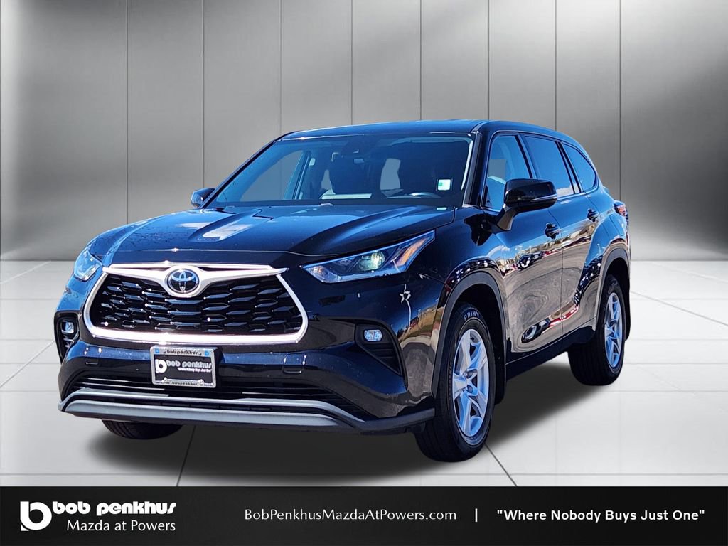 Used 2021 Toyota Highlander LE AWD/4WD image 23