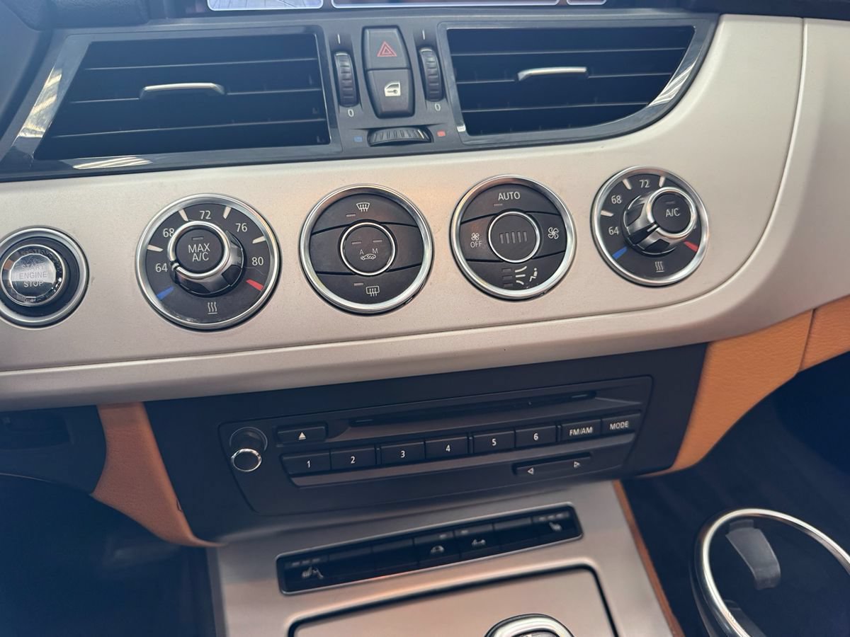 Used 2015 BMW Z4 sDrive28i RWD image 33