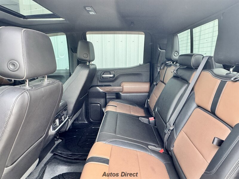 Used 2019 Chevrolet Silverado 1500 High Country w/ Technology Package AWD/4WD image 32