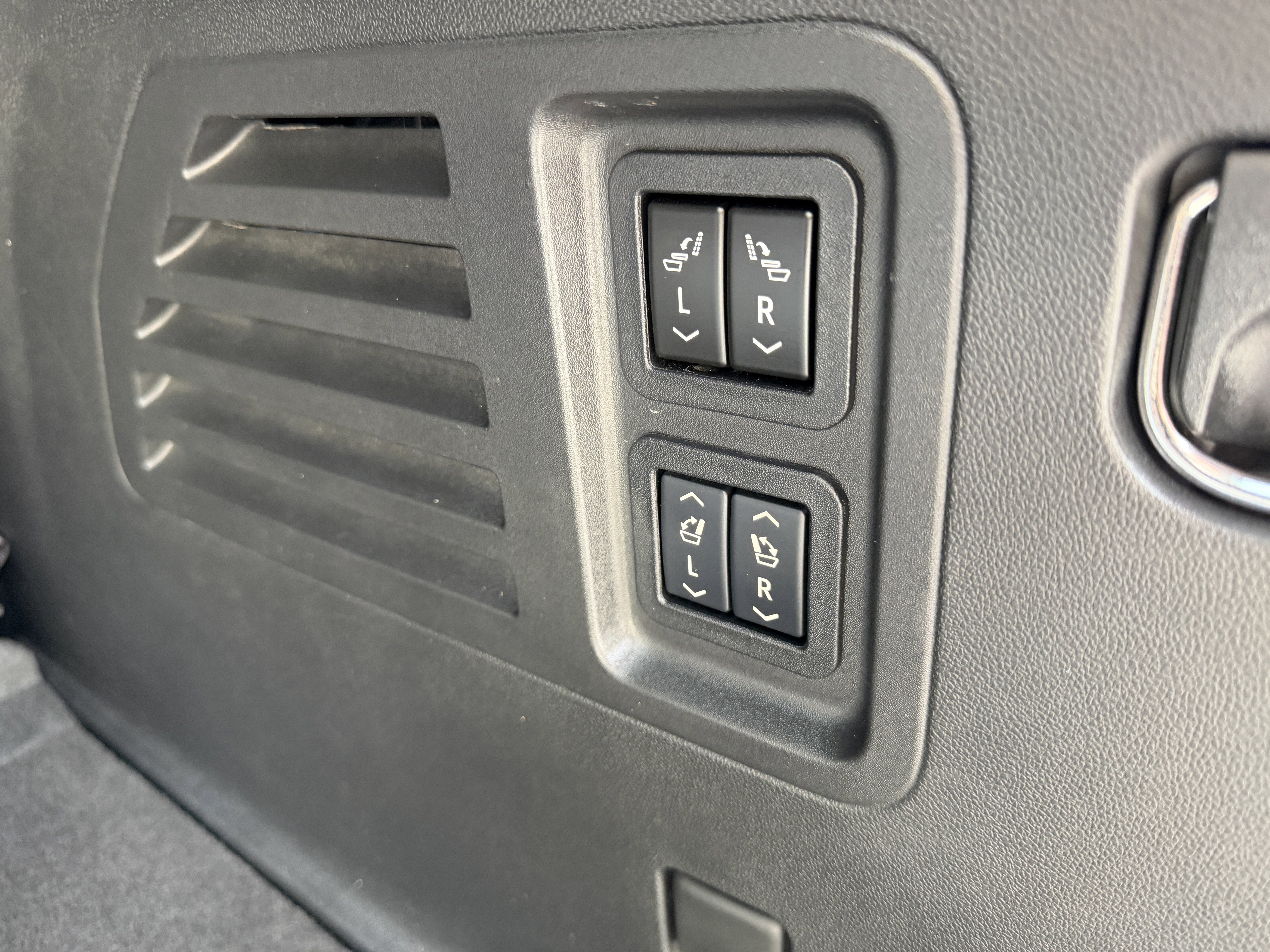 Used 2024 Chevrolet Traverse RS w/ LPO, Floor Liner Package image 10