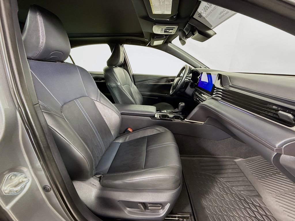 Certified 2025 Toyota Camry XSE w/ Premium Package AWD/4WD image 32