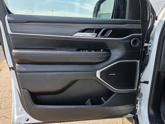 Used 2023 Jeep Wagoneer Series III w/ Preferred Equipment Group image 6