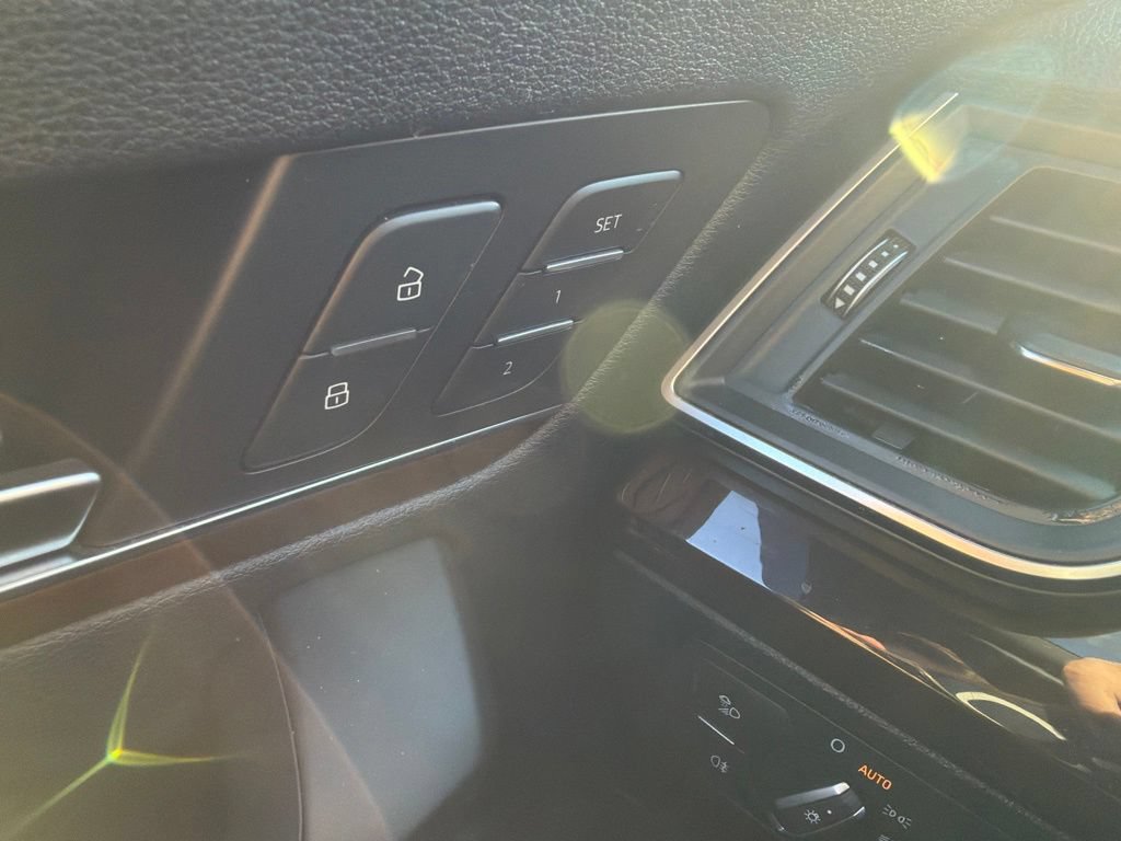 Used 2019 Audi Q5 2.0T Premium Plus w/ Premium Plus Package AWD/4WD image 19