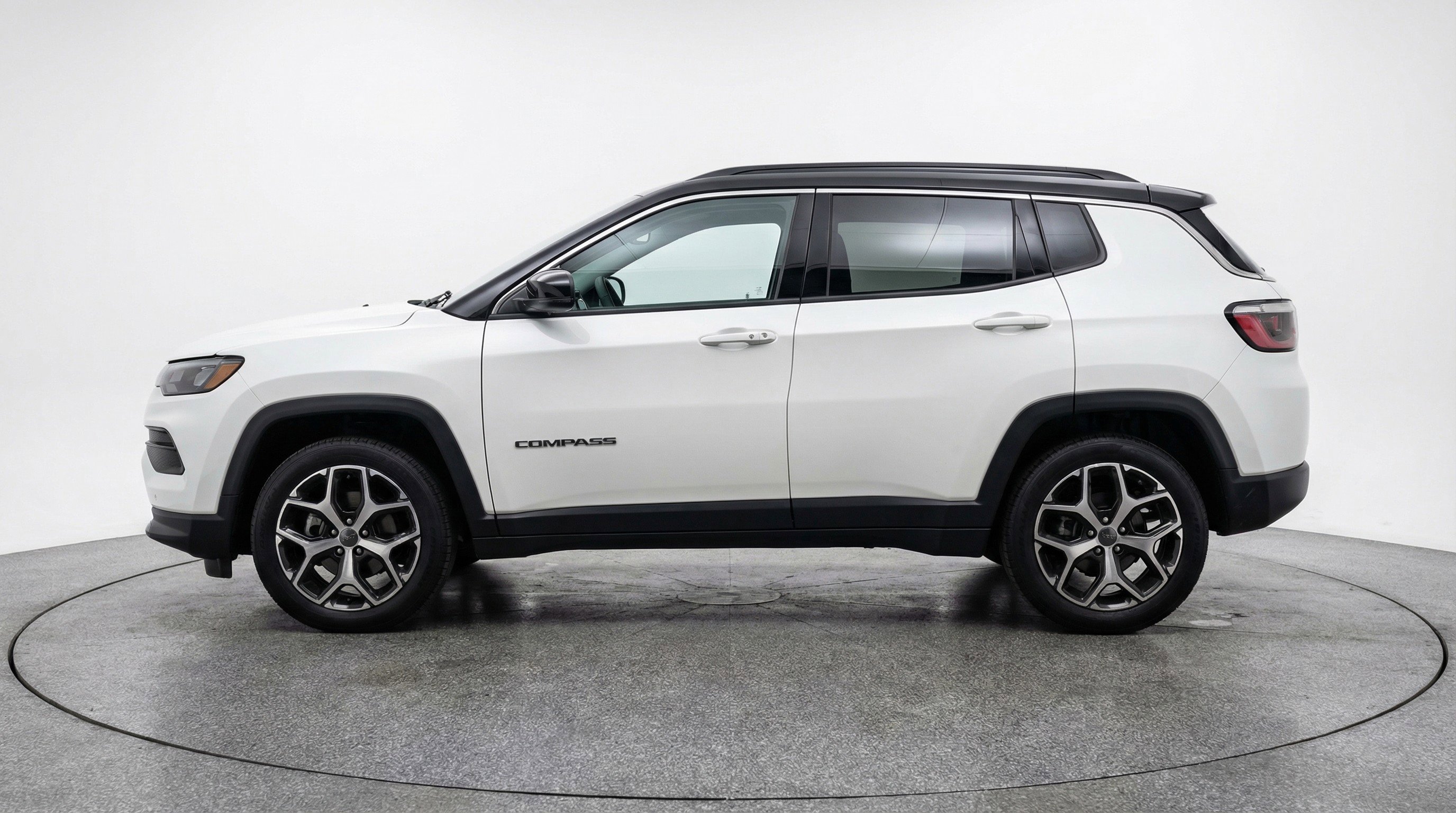 Used 2025 Jeep Compass Limited AWD/4WD image 5
