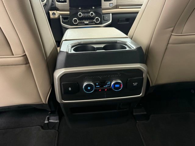 Used 2024 Ford Expedition Limited image 19