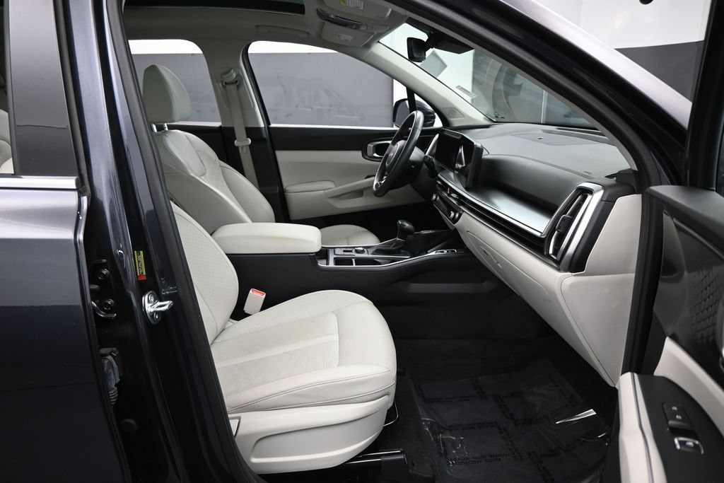 Used 2025 Kia Sorento S w/ Panoramic Sunroof Package FWD image 45