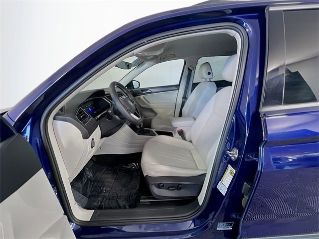 Used 2022 Volkswagen Tiguan SE image 9