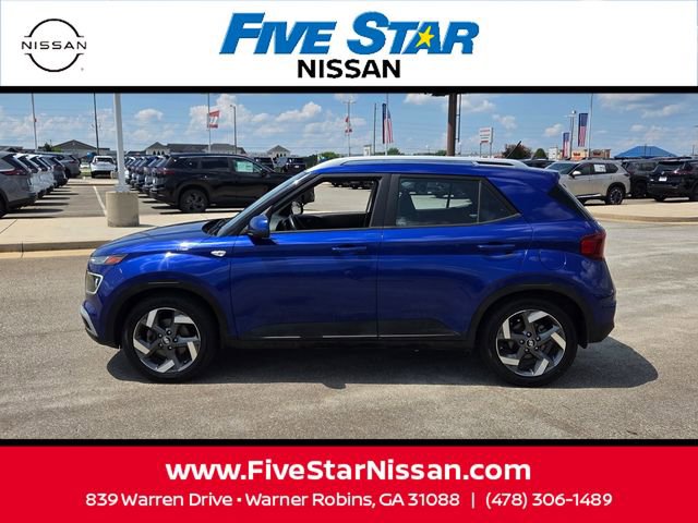 Used 2023 Nissan Rogue SV w/ SV Premium B Package FWD image 4