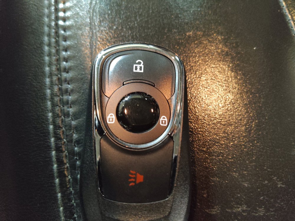 Used 2020 Buick Encore Essence AWD/4WD image 32