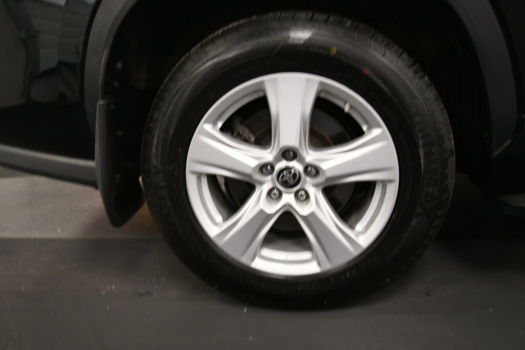 Used 2023 Toyota Highlander L AWD/4WD image 31