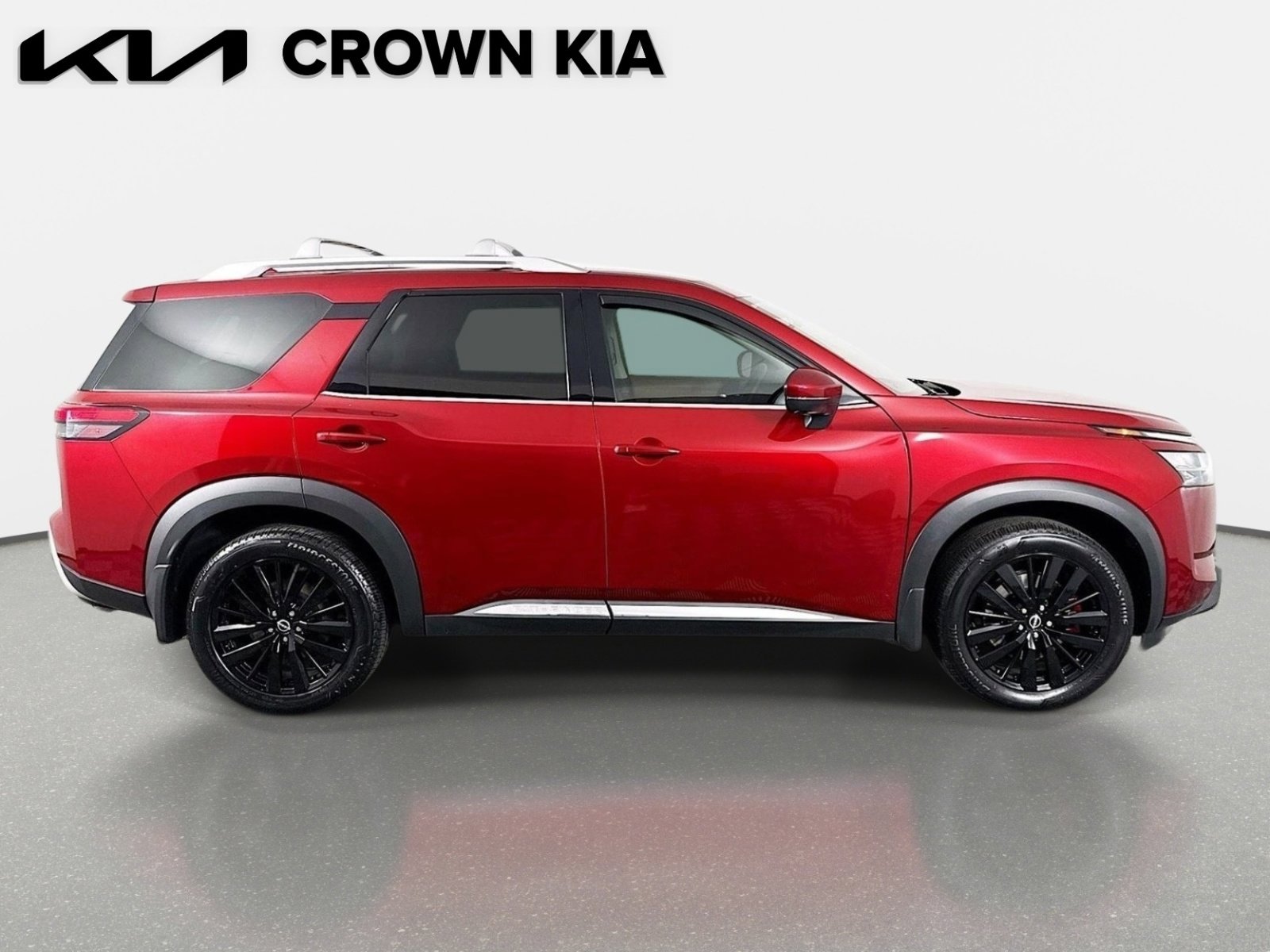 Used 2023 Nissan Pathfinder Platinum image 5