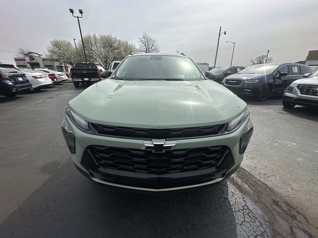 Used 2025 Chevrolet Trax ACTIV w/ Sunroof Package FWD image 26