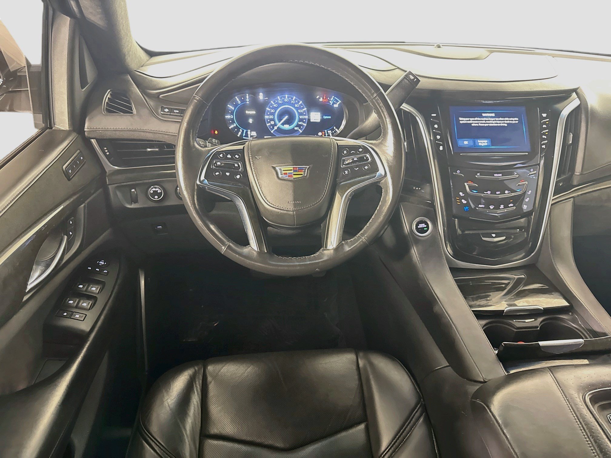 Used 2020 Cadillac Escalade ESV Platinum AWD/4WD image 17