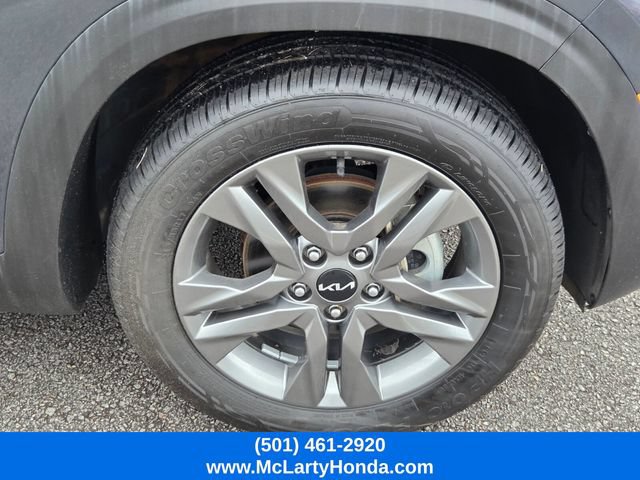 Used 2023 Kia Seltos S w/ Navigation Package FWD image 17