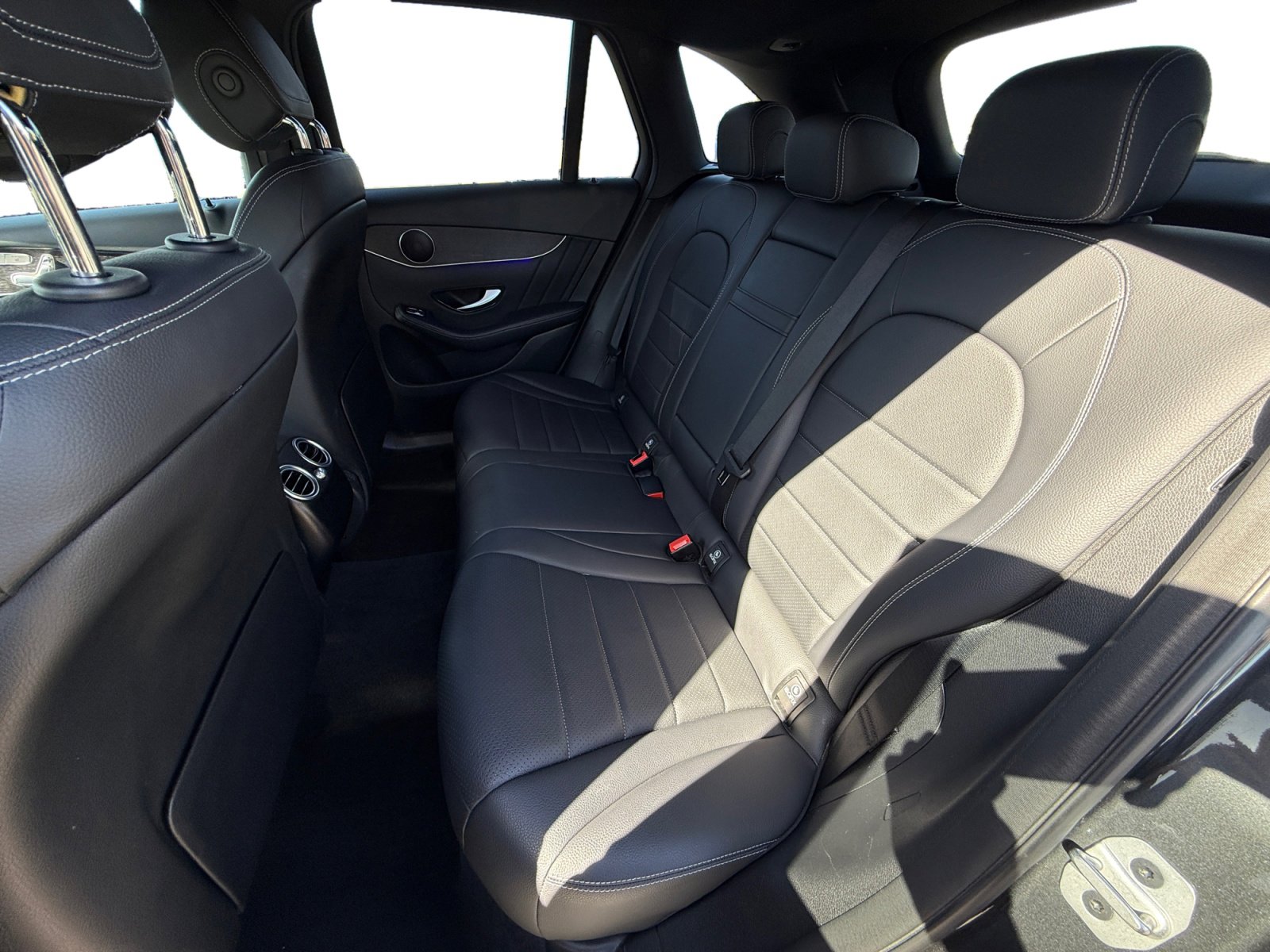 Used 2022 Mercedes-Benz GLC 300 4MATIC image 16