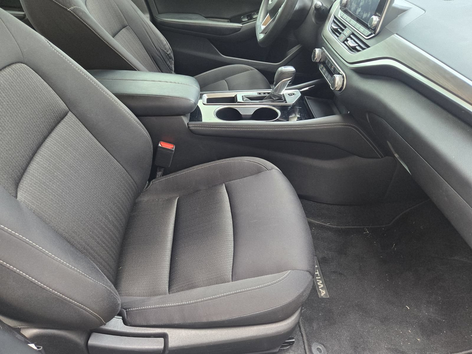Used 2023 Nissan Altima 2.5 SV FWD image 14