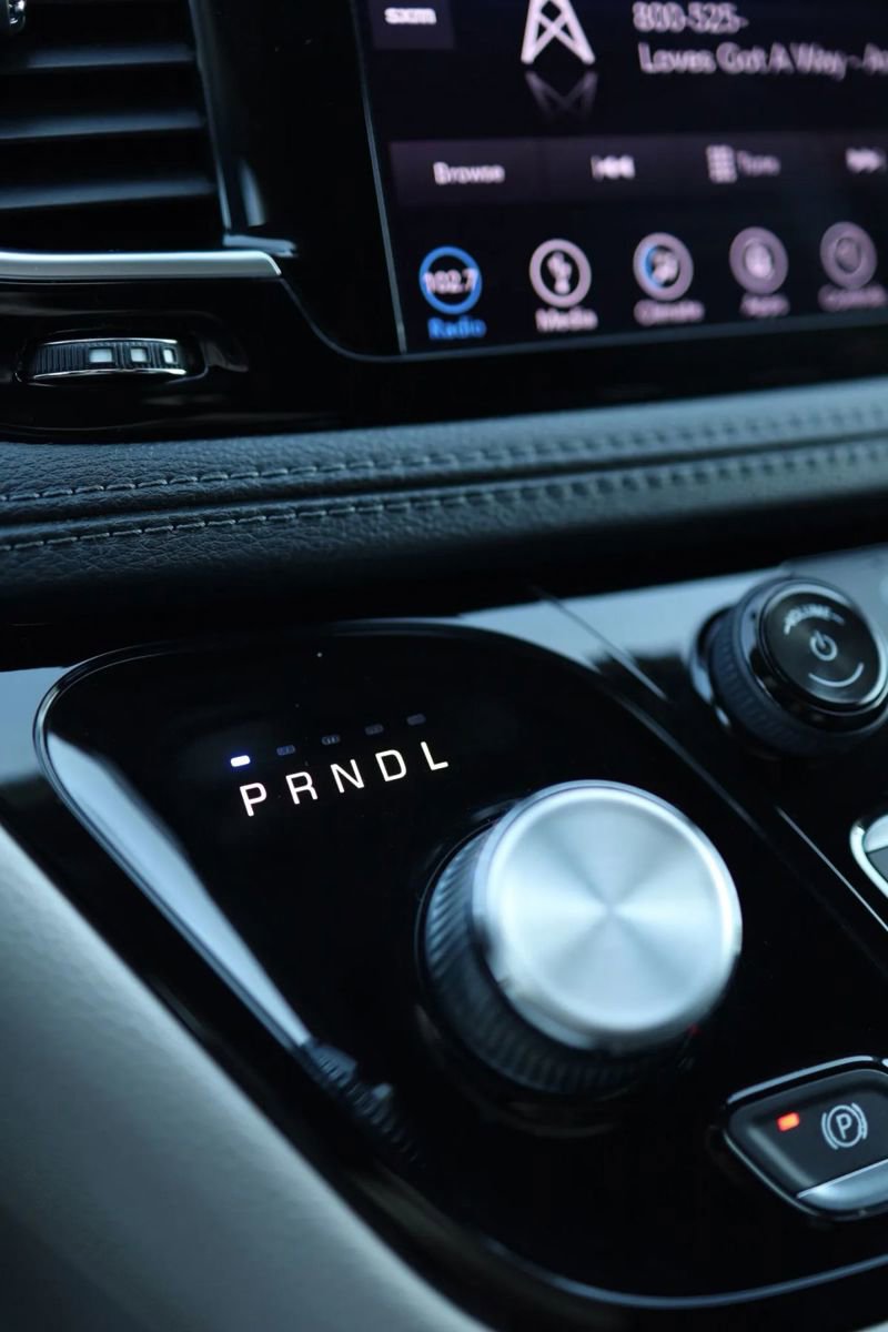Used 2019 Chrysler Pacifica Limited FWD image 31