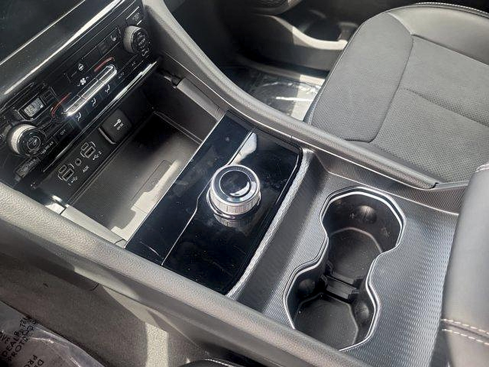 New 2024 Jeep Grand Cherokee L Laredo RWD image 9