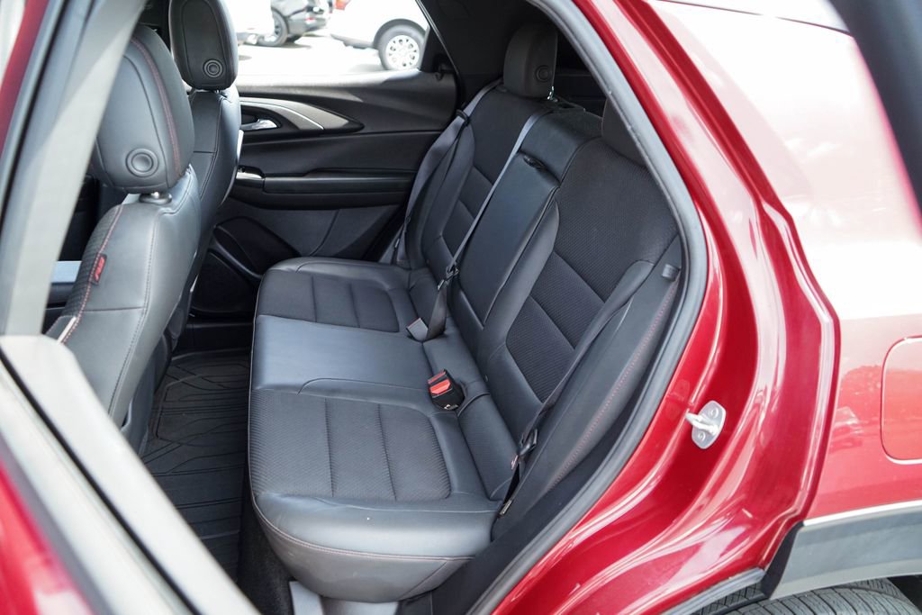 Used 2021 Chevrolet TrailBlazer RS w/ Technology Package image 32