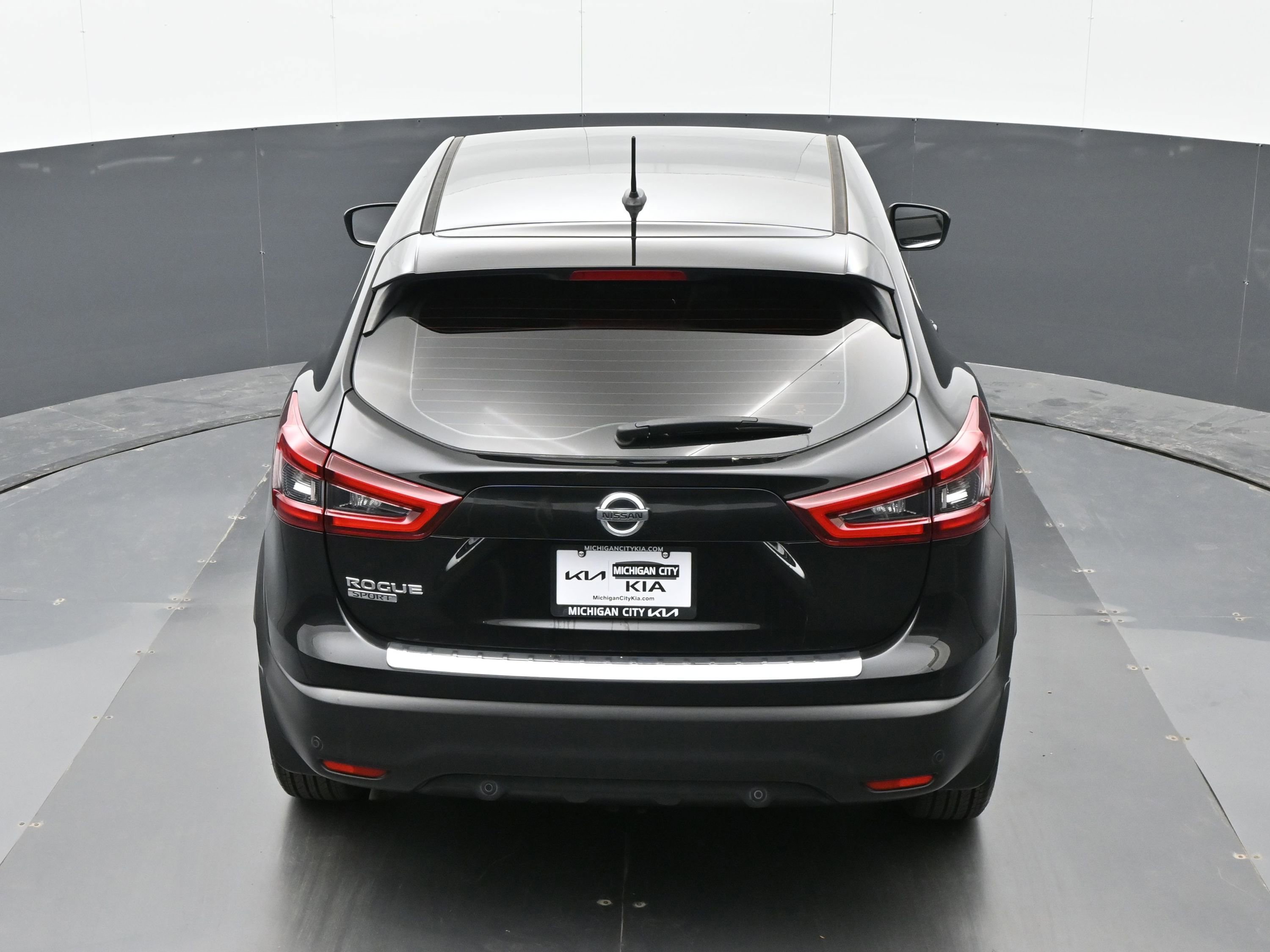 Used 2020 Nissan Rogue Sport S image 30