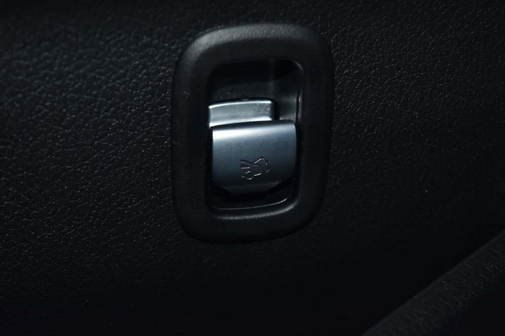 Certified 2025 Mercedes-Benz C 300 4MATIC Sedan image 7