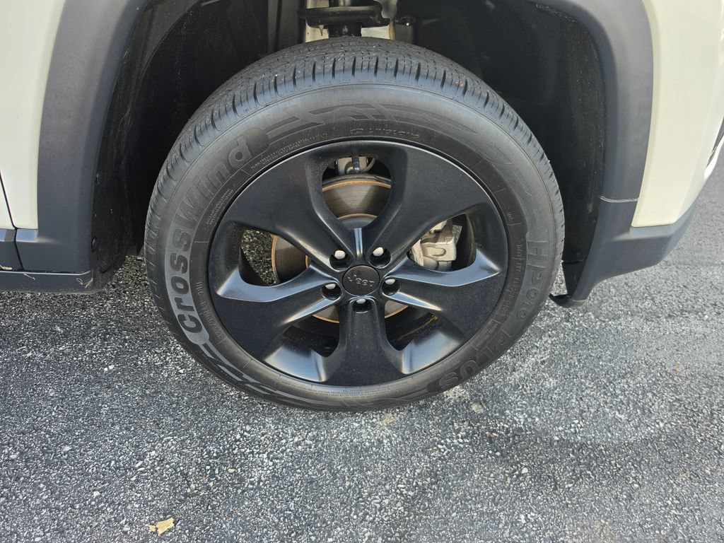 Used 2021 Jeep Compass Latitude AWD/4WD image 32