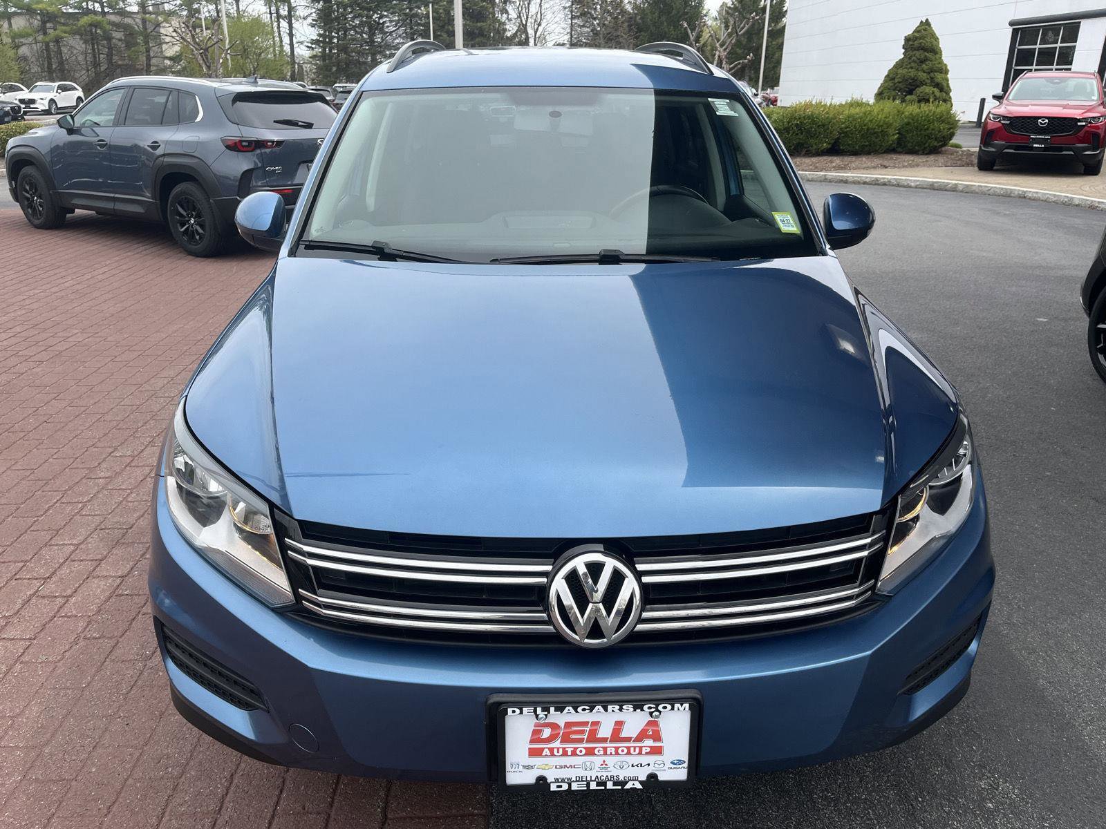 Used 2017 Volkswagen Tiguan Limited w/ Premium Package AWD/4WD image 2