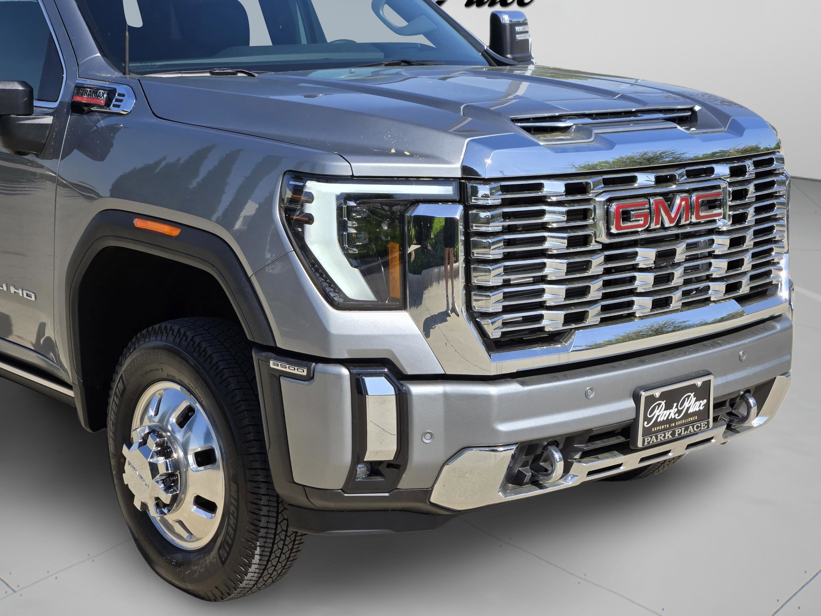 Used 2026 GMC Sierra 3500 Denali w/ Denali Reserve Package AWD/4WD image 30