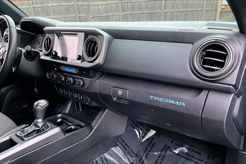 Used 2019 Toyota Tacoma TRD Off-Road image 24