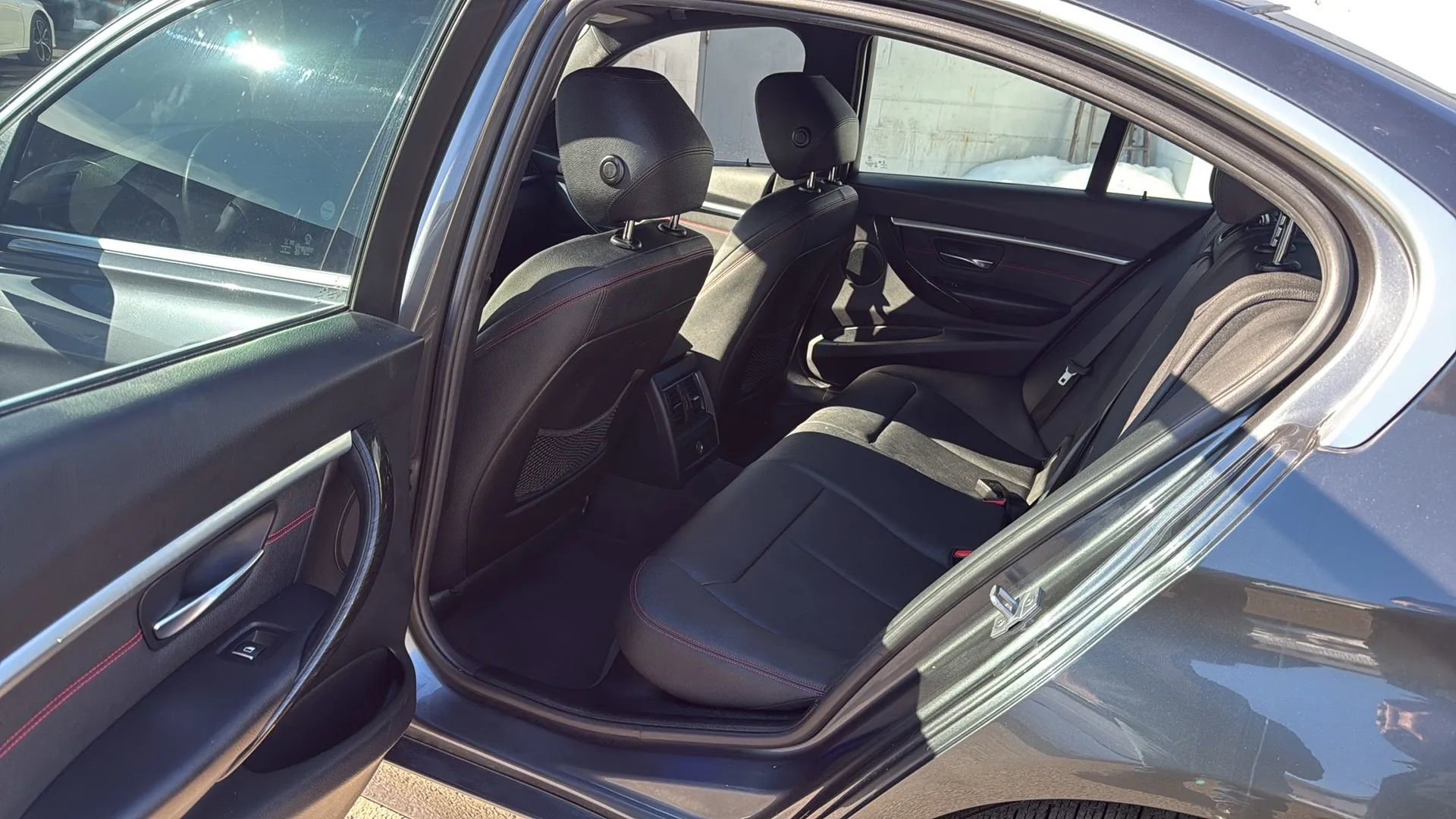 Used 2018 BMW 330e 330e iPerformance Sedan 4D image 26