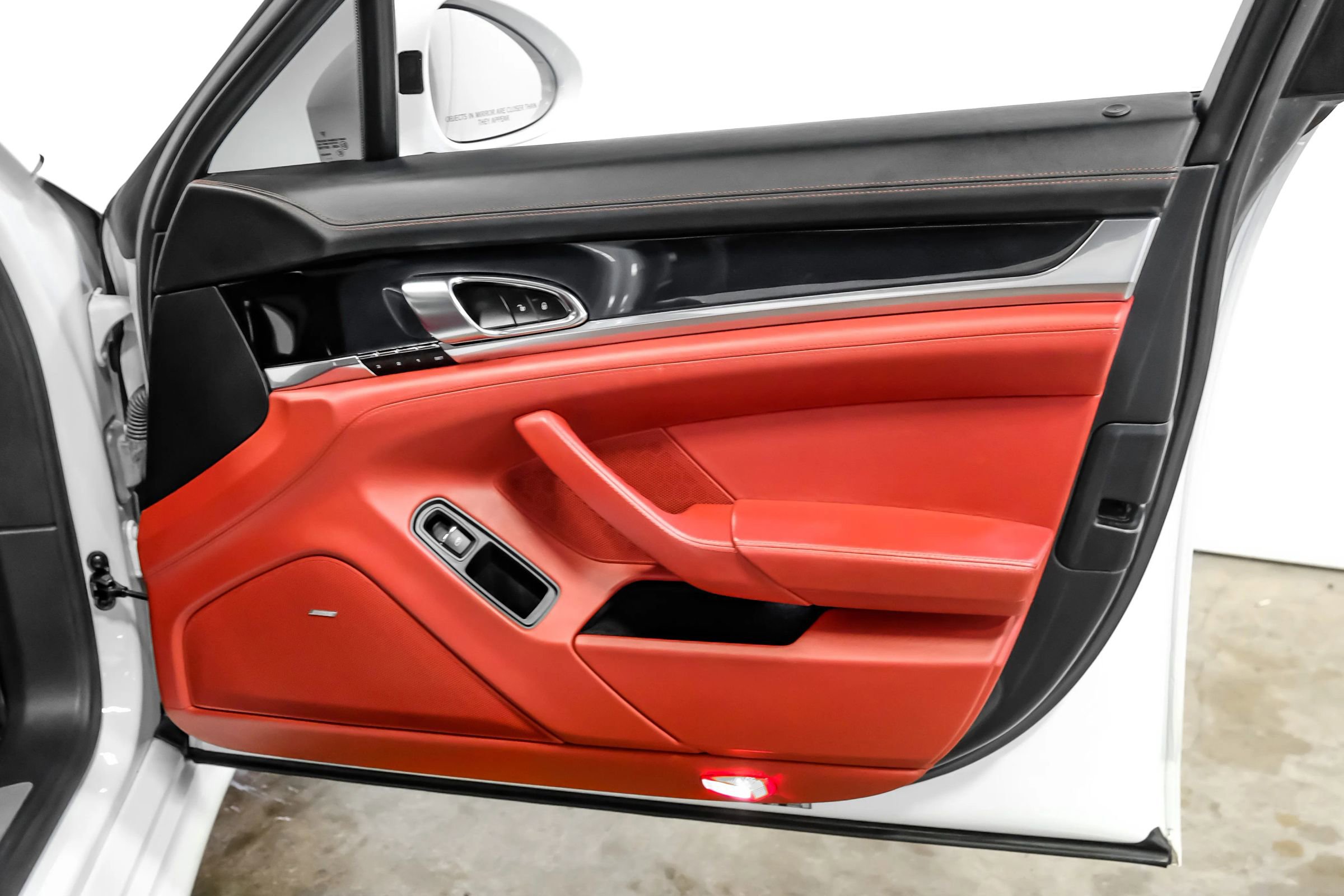 Used 2014 Porsche Panamera S image 22