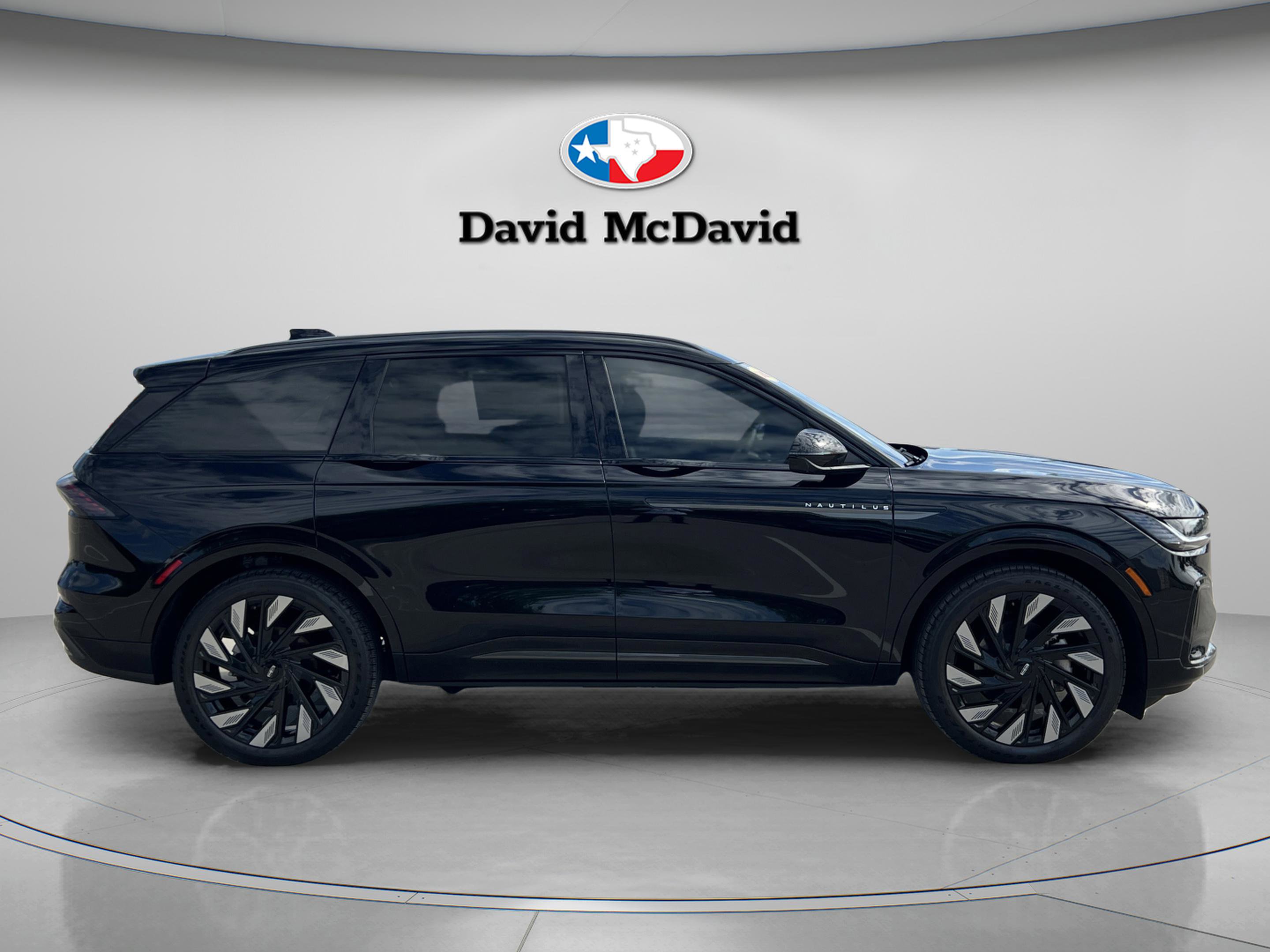 New 2025 Lincoln Nautilus Reserve image 8