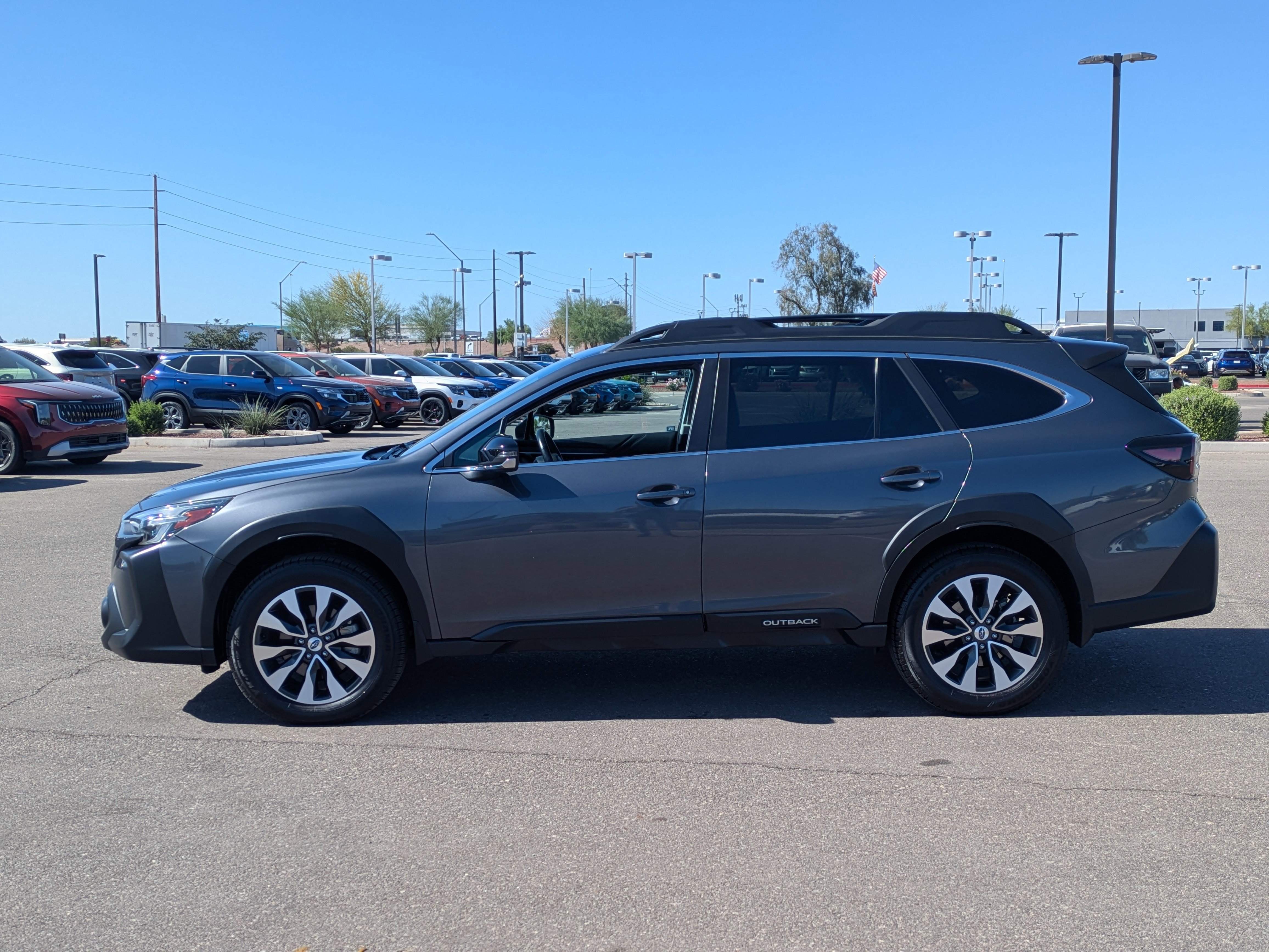 Used 2023 Subaru Outback Limited XT AWD/4WD image 2