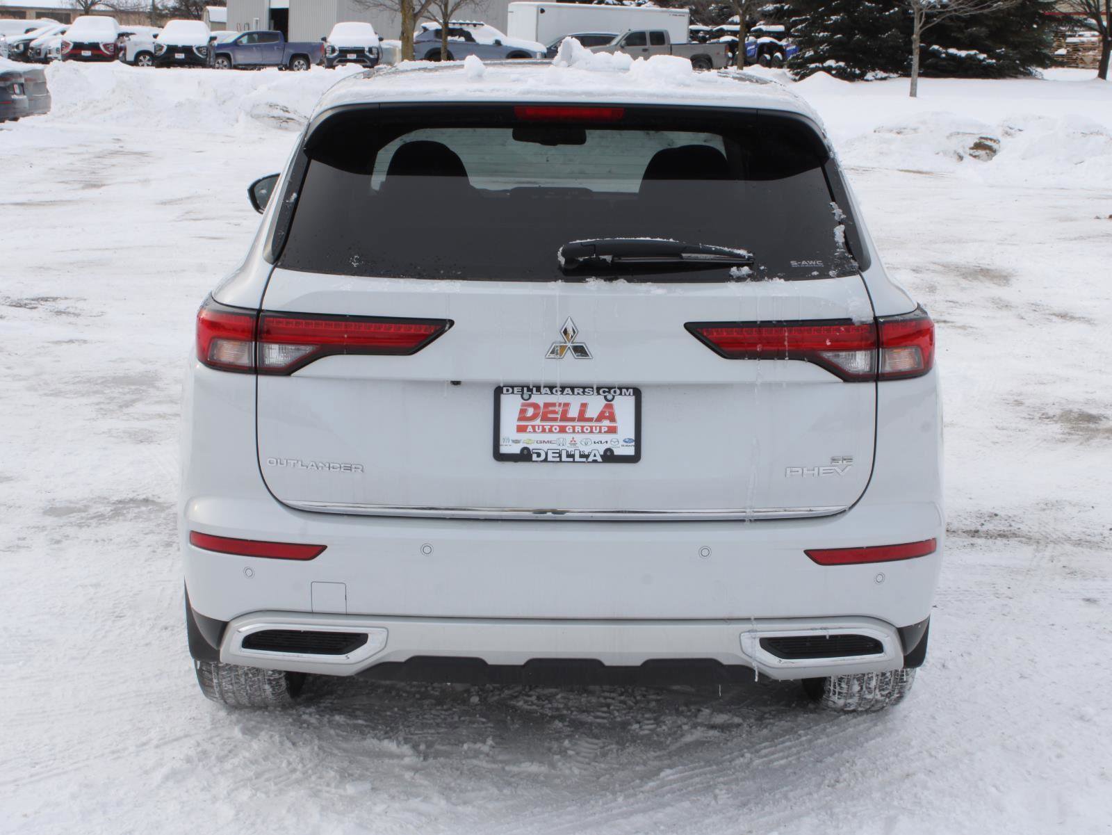 New 2025 Mitsubishi Outlander SE image 6